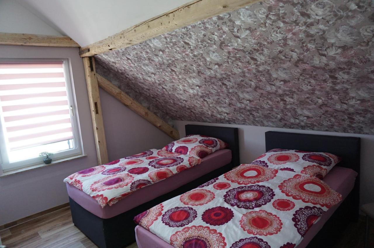 Aussergewoehnliche Dachgeschosswohnung Königslutter am Elm Esterno foto